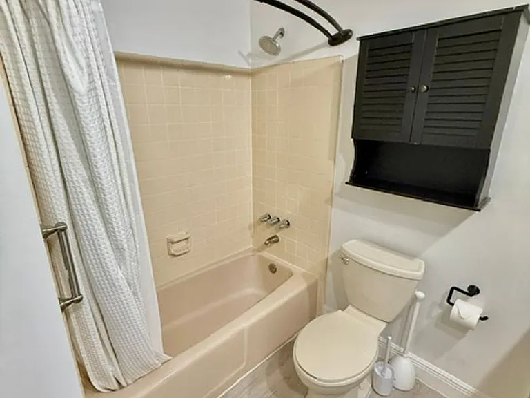203 Hastings Ct — Photo 29
