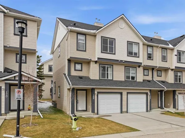 166 E Everhollow Hts SW, Calgary, AB T2Y 5B3