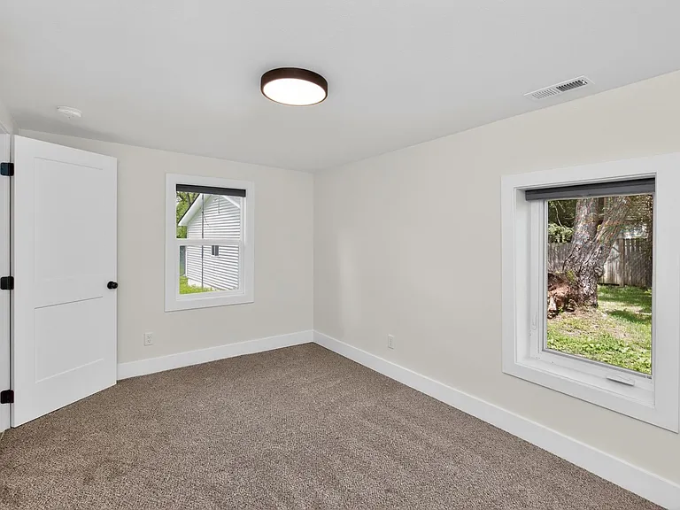4076 Indianola Ave — Photo 19