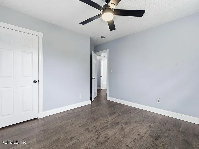 1712 Dibble Cir W — Photo 10