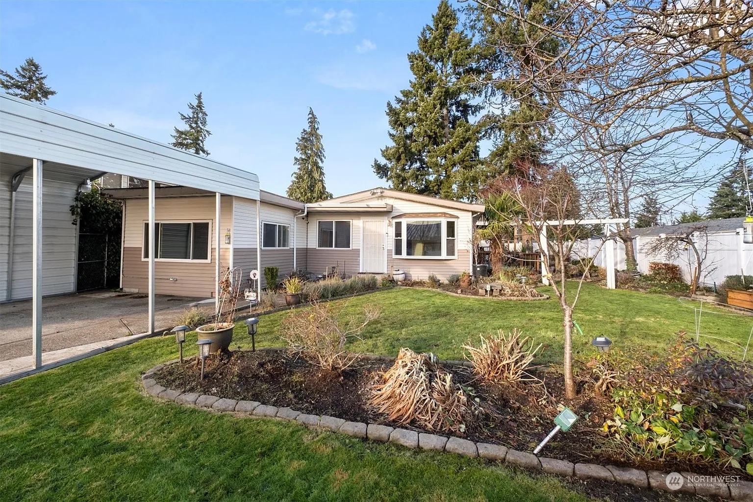 4501 Pacific St SW photo 1