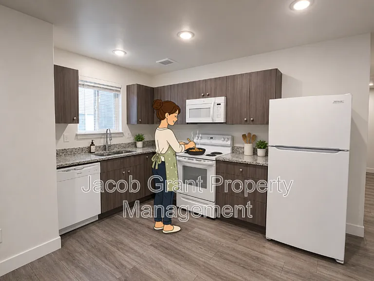 6133 N Freedom Ave #4 — Photo 2