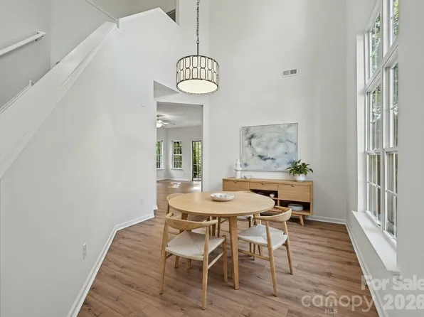 9132 Royal Highlands Ct, Charlotte, NC 28277