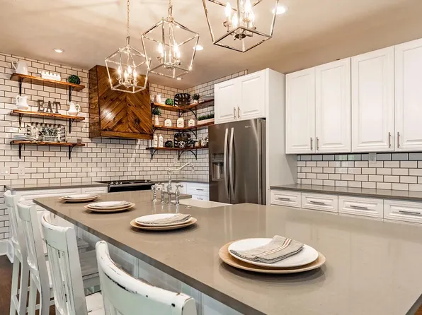 304 N 43rd St, Omaha, NE 68131