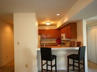 1109 Olive Lake Dr APT .I, Olivette, MO 63132