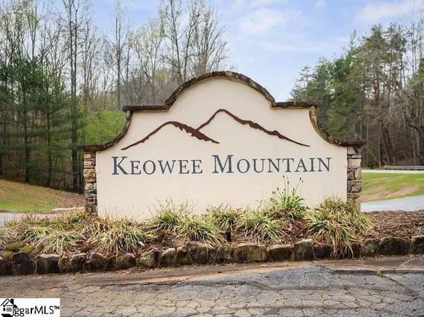 207 Sawyer Ln, Pickens, SC 29671