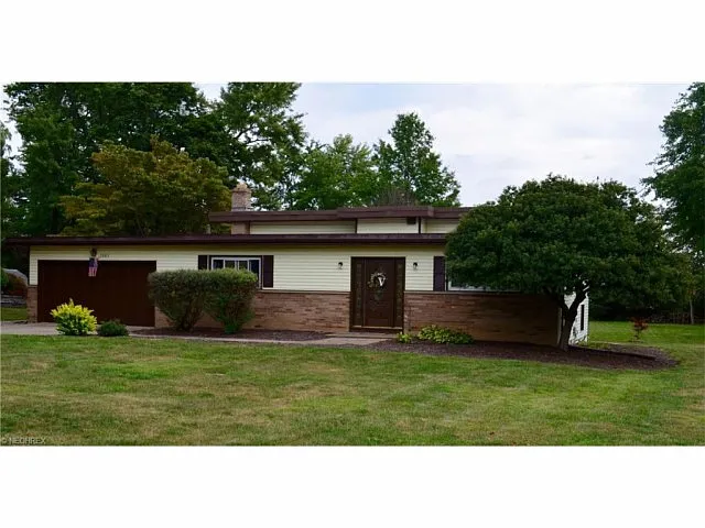 3883 Croydon Rd photo 1