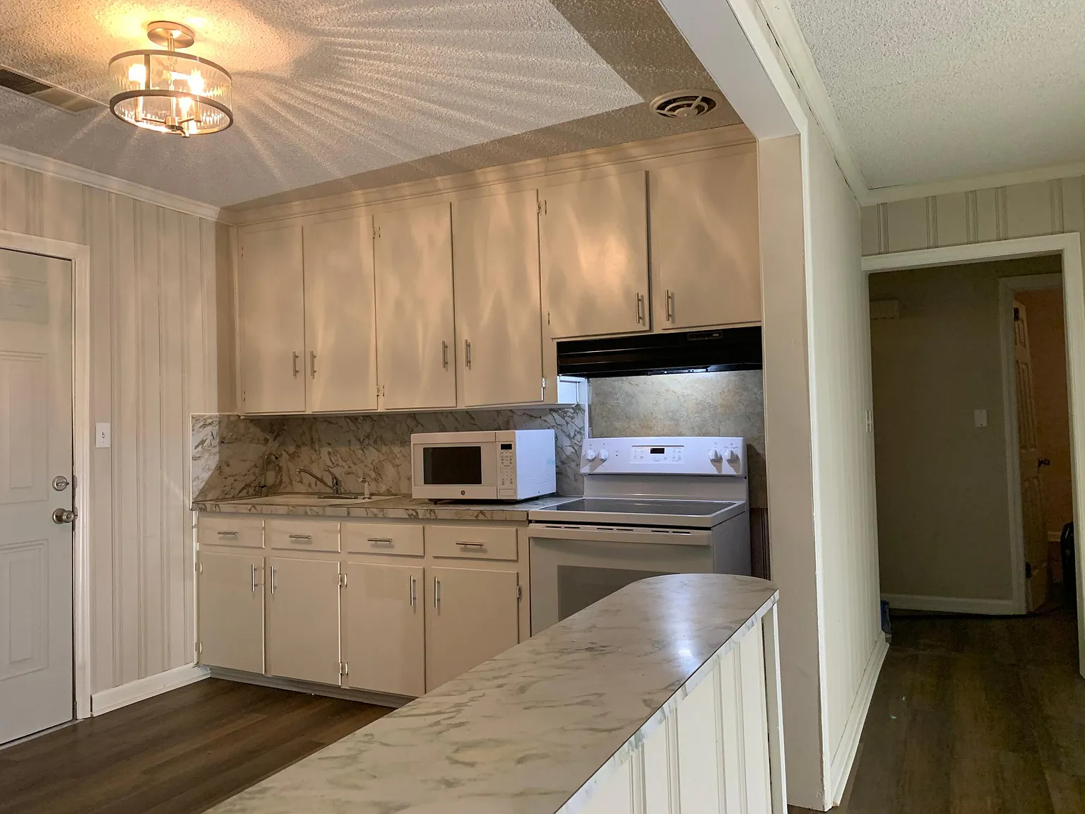 2 bed, 900 sqft, $1,100 — Photo 4