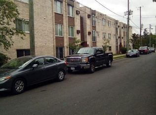 201 36th St NE #302, Washington, DC 20019