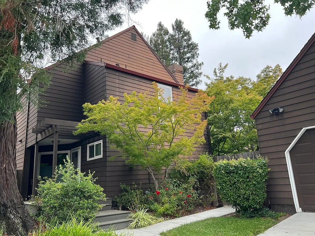 545 Westmont Ct photo 1