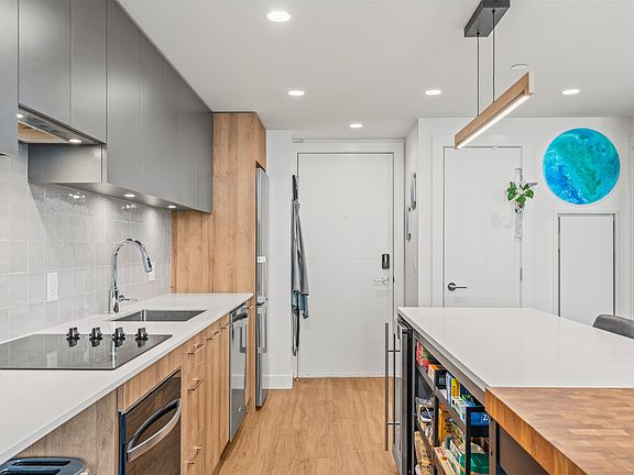 5th image of 3699 Capozzi Rd #601