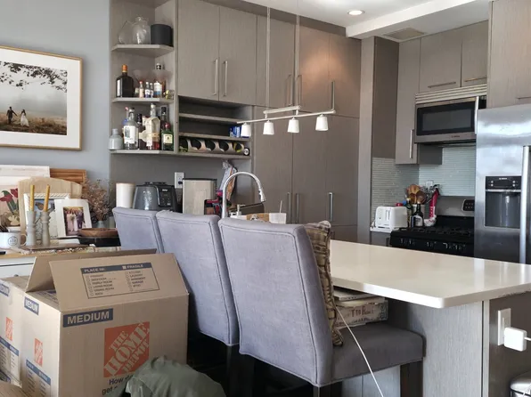 191 Huron Street image 3 of 11