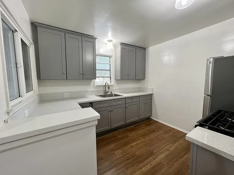 6061 Cahuenga Blvd #4 — Photo 6