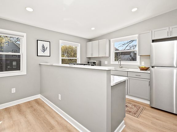 2nd image of 2935B N Richards St #B