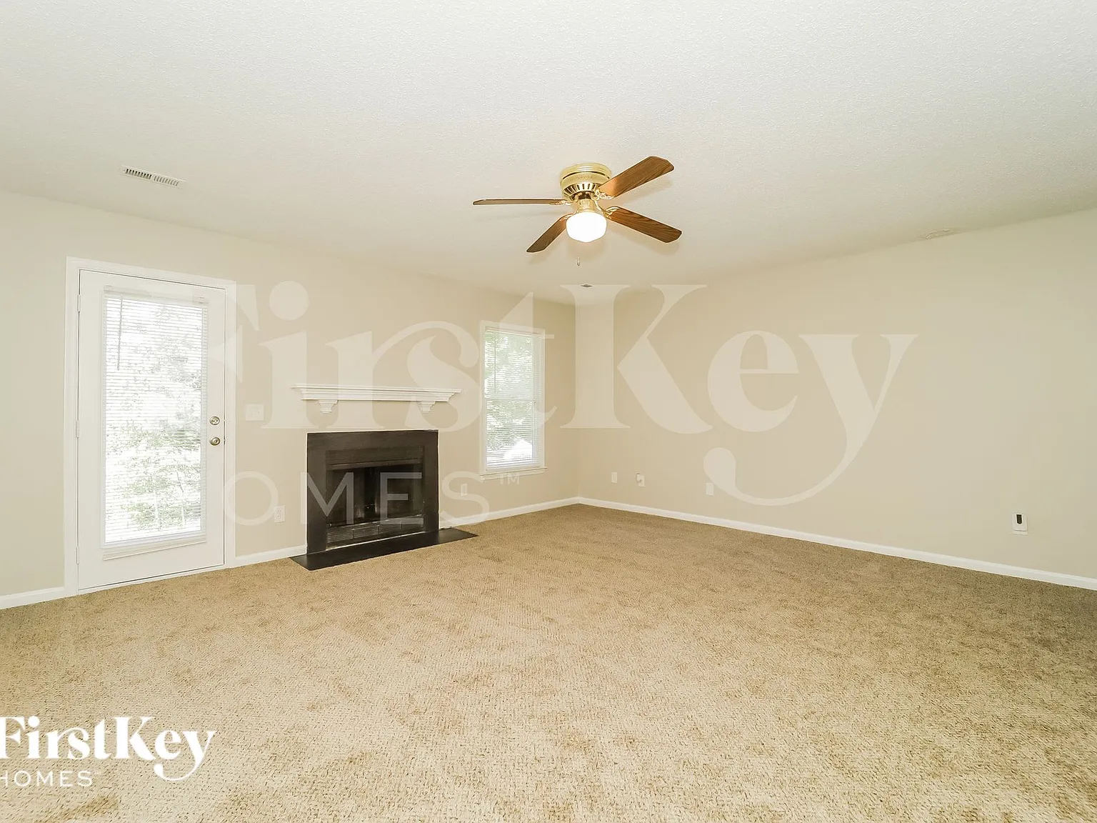3 bed, 2.0 bath, 1440 sqft, $2,190 — Photo 3