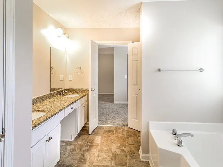 6583 Carriage Ln — Photo 11