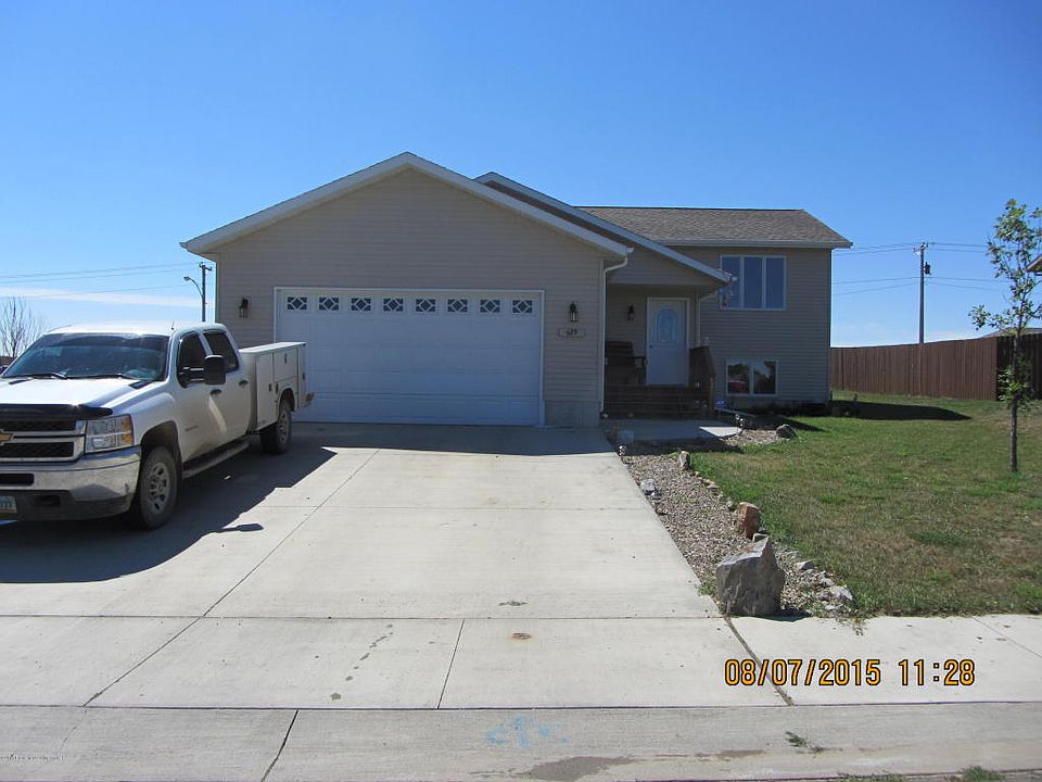 1st image of 629 Jade St