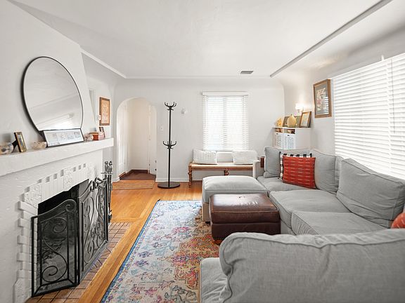 2nd image of 825 G Ave