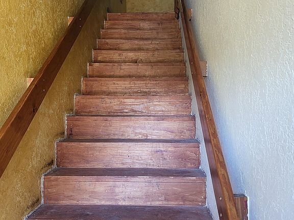 4th image of 3 Thistle Hill Dr