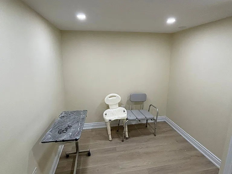 236 McLevin Ave #BASEMENT — Photo 7