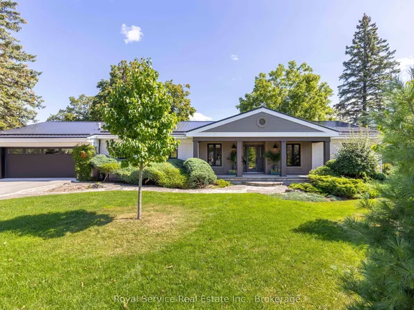 126 Ridgewood Rd, Peterborough, ON K9J 1P3