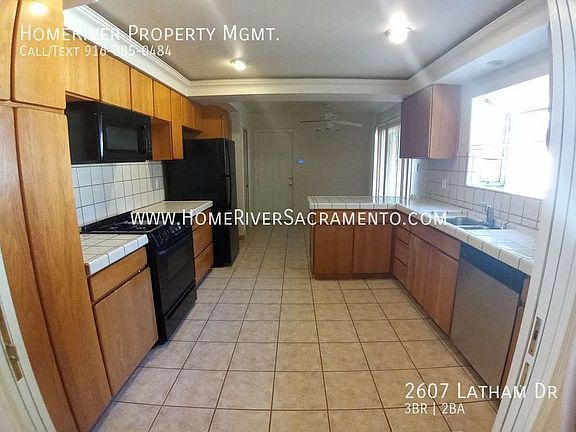 3rd image of 2607 Latham Dr