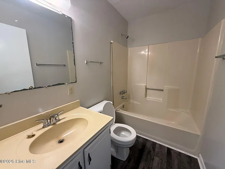 2310 Indian Dr #9 — Photo 6