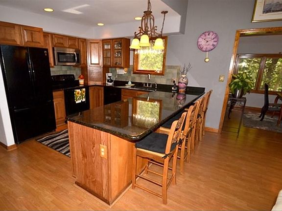 Kitchen & Dining