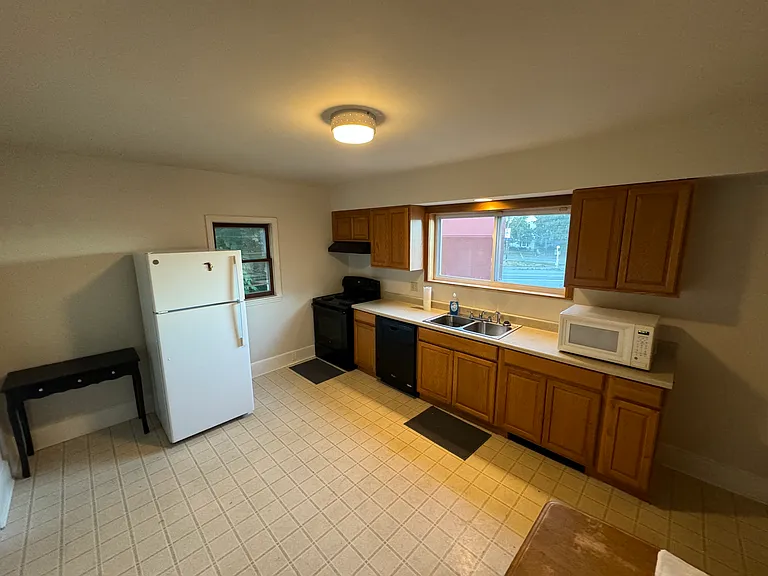 13 Clinton St #2F — Photo 4