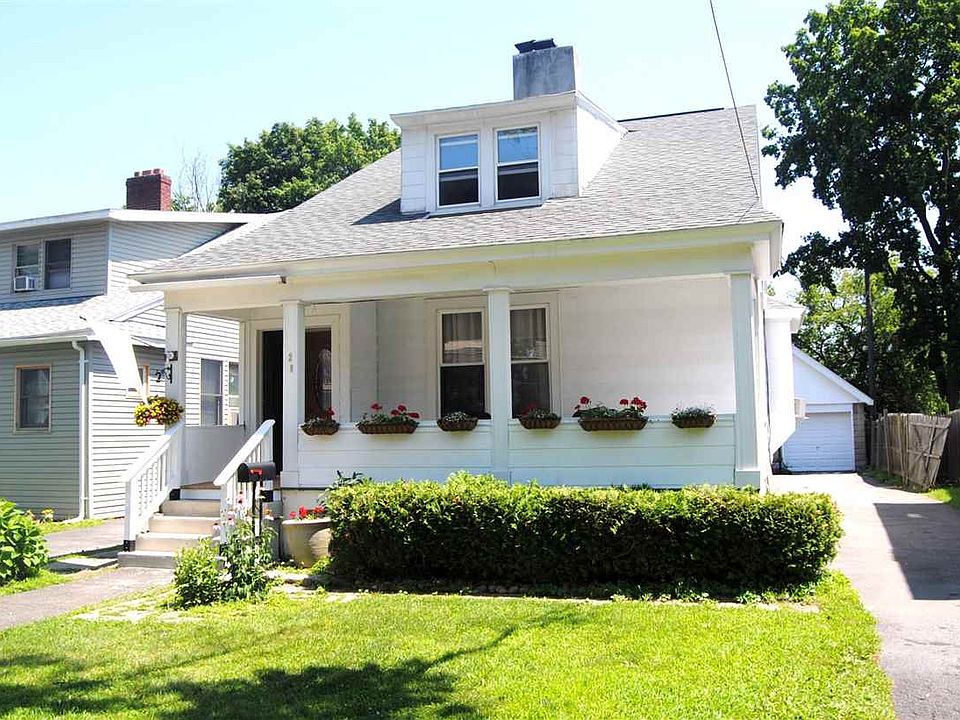 1st image of 20 Oakwood St
