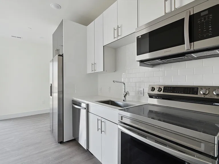 1221 E Fletcher St #409A — Photo 13
