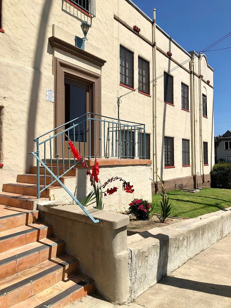 1209main — Photo 2
