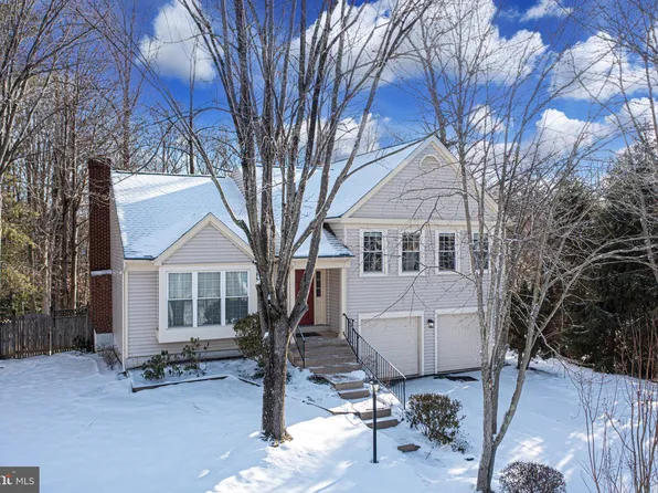 8207 Cherry Ridge Rd, Fairfax Station, VA 22039