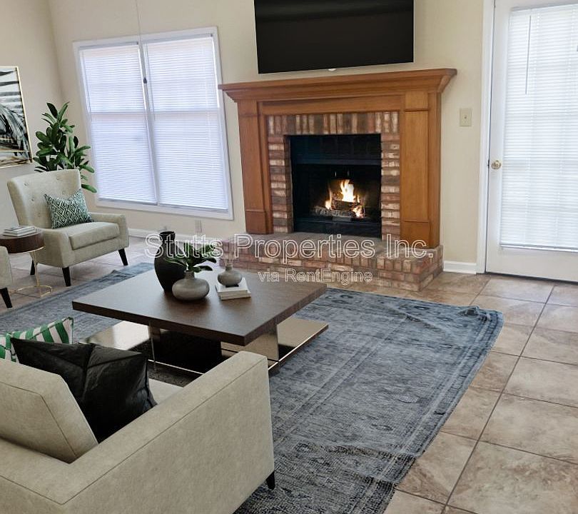 1st image of 253 Woodcastle Dr