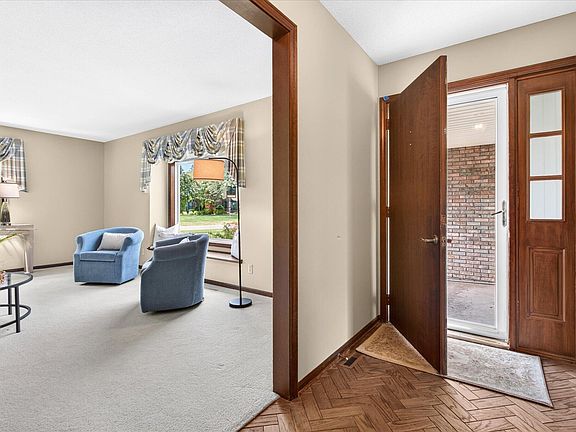 5th image of 1461 Silverbrook Ln