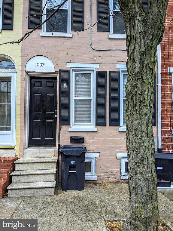 1007 Kirkwood St photo 1