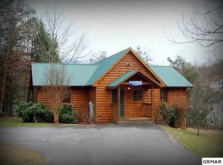 1720 Smoky Hills Dr, Gatlinburg, TN 37738