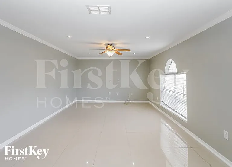 3108 Sky St — Photo 2