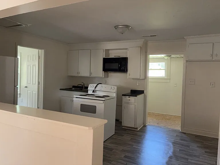 313 G St — Photo 8