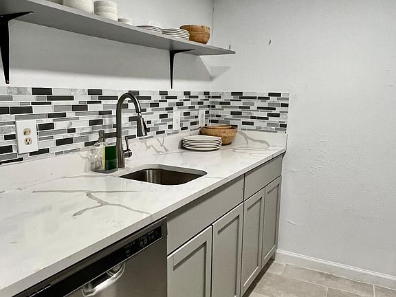 5th image of 14401 Commodores Dr Unit 110