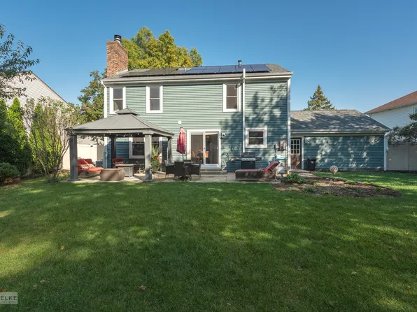 111 Northampton Dr, Oswego, IL 60543
