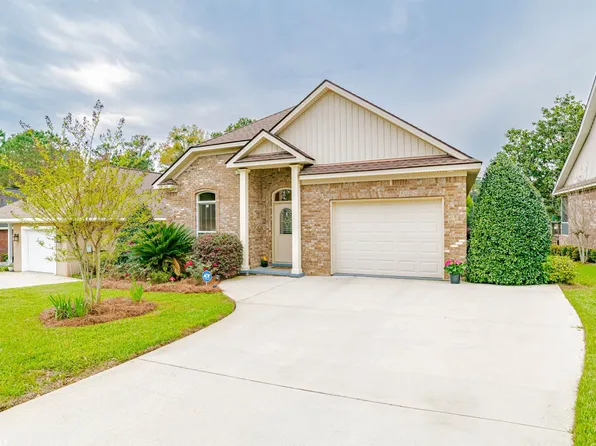30155 Green Ct, Daphne, AL 36527