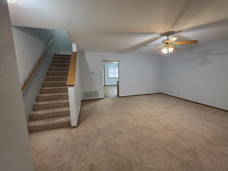1027 Kearney St — Photo 3