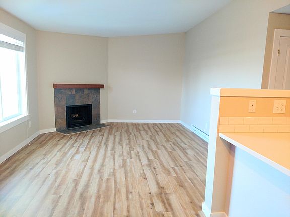 3rd image of 10132 NE 64th St APT 3