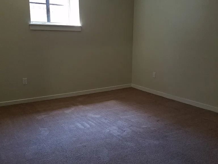 Monument Place Apartments — Photo 35