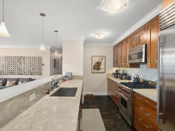 30 West 63rd Street 18STU image 2 of 8