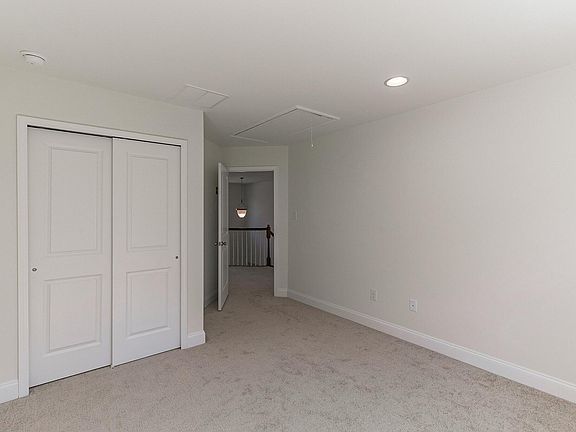 4th image of 5 Grace Dr