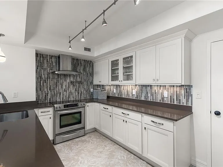 3115 Gulf Shore Blvd N #203S — Photo 12