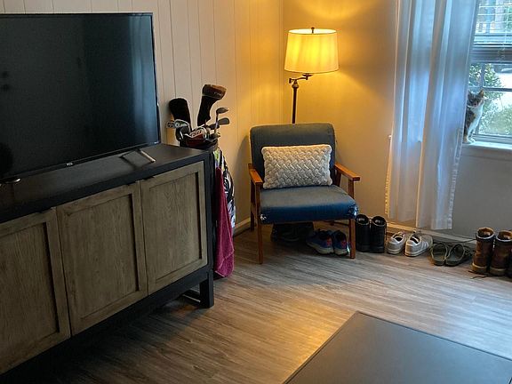 4th image of 2038 Montreat Cir APT B