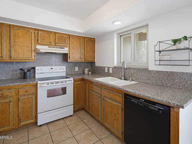 16624 E Palisades Blvd #204 — Photo 20
